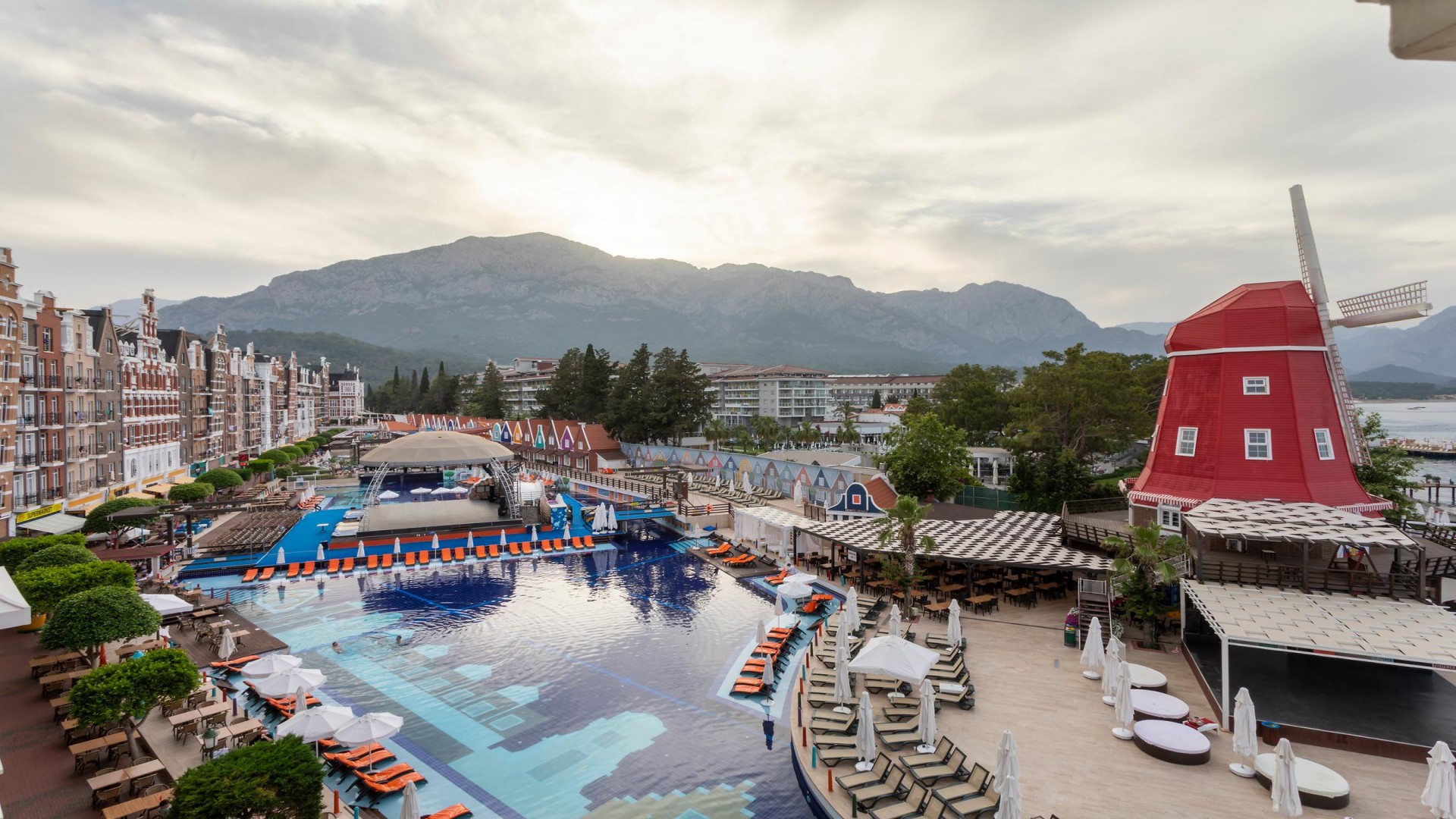 Seaden Sea Planet Resort & Spa